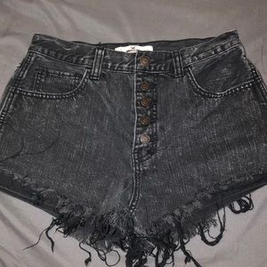 Hollister shorts size 5 (27) *GREAT CONDITION*